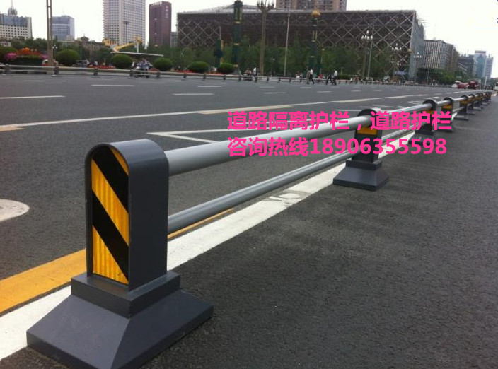 道路護(hù)欄，道路隔離柱，隔離墩